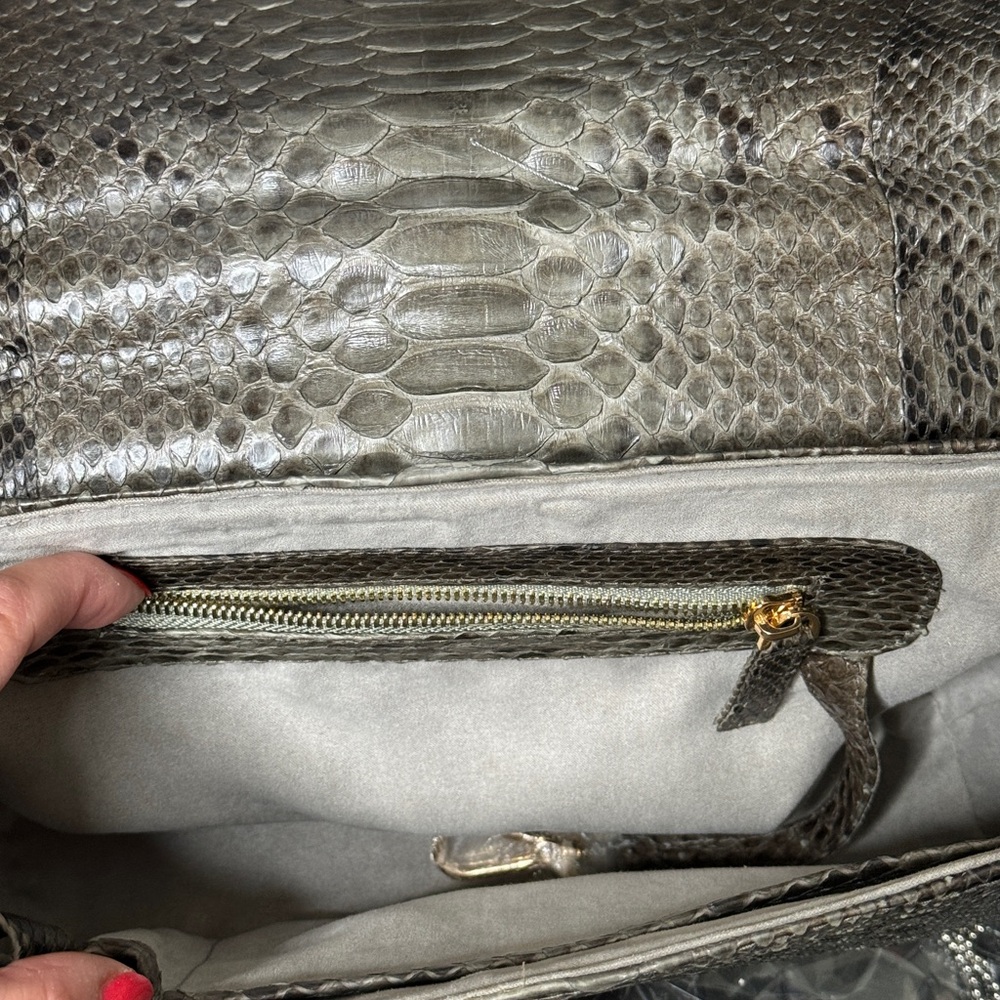 Like New The Pelle Python Collection Essential Cr… - image 6